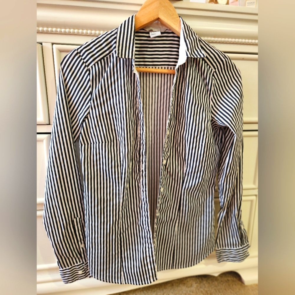 H&MSize 8 Long Sleeve Button-Down Shirt